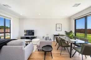 Cabernet Sauvignon Villa - Image 2