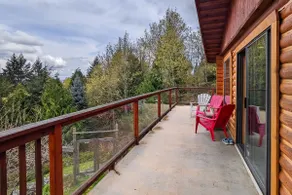 Gorgeous View: Grand Log Home - Image 3