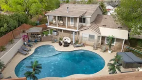Zion's Poolside Paradise - Image 4
