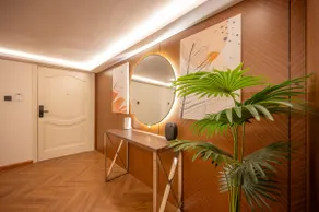 {9} Self Check-in Apartment w/private parking - Image 2