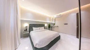 R108 Nice bedroom with living room - Image 3