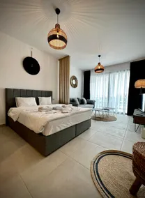 Modern studio: Relaxation with pool & sea view - Image 3