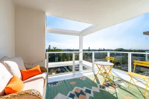 {Luxe Penthouse} ~ Beach ~ Pool ~ Gym ~ Sleeps 5 - Image 4