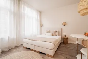 Bohemian - Chic Renovated Studio - Image 2