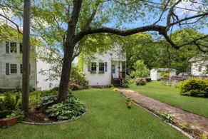 Family Home by Narragansett Beaches, Walk to Town - Image 2