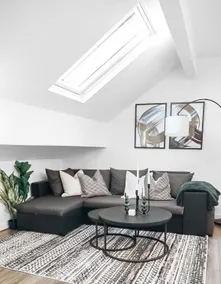 Hidden Gem Bradford Center | 65” TV & Fast WiFi - Image 2