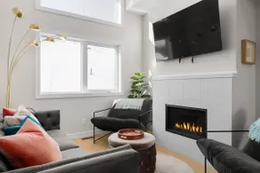Cozy 3BR Mountainside Haven Near Banff - Image 3