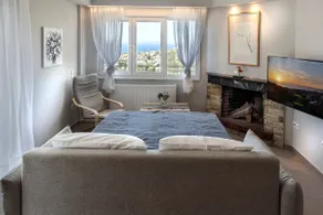 Thenia's Bellevue apartment - Image 3