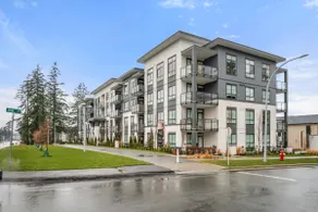 Luxury White Rock 2BR | King Bed | Sleeps 6 - Image 3