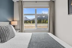 Panorama Stay- Banff Gate, Hot Tub, BBQ, Parking - Image 4