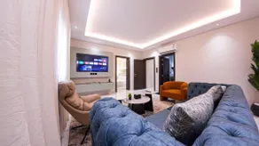 R504 Beautiful room in a prime location - Image 3
