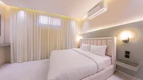 R504 Beautiful room in a prime location - Image 2