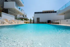Marina Bay Apartment - Image 5