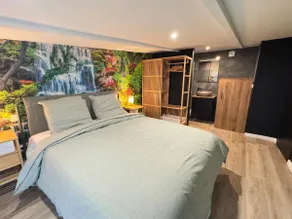 Suite Tropical-Netflix-Parking - Image 3