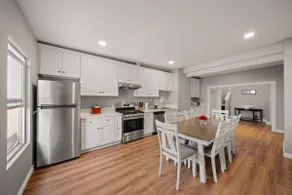 5700SF Family Retreat｜Near Disney｜8B8B w/ 6 Suites - Image 4