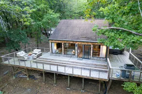 Dream Retreat Hot Tub, FirePit, 15 min to Downtown - Image 2