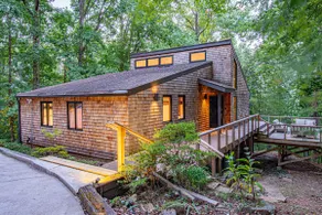 Dream Retreat Hot Tub, FirePit, 15 min to Downtown - Image 3