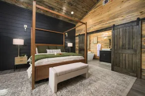 Romantic Getaway - Hot Tub, Sauna & Coffee Bar - Image 2
