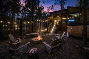 Romantic Getaway - Hot Tub, Sauna & Coffee Bar - Image 3