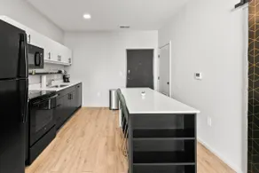 Relax in a Comfy | 1-Bedroom Downtown Apt | Gym - Image 5