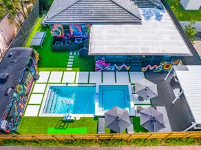The Hard Rock Home | Pool/Jacuzzi/Nightclub/Bbq/RV - Image 5