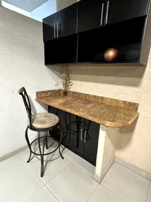 Large, centrally-located and air-conditioned house. - Image 4