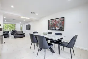 Lakeview Family Retreat Canberra- cozy townhouse - Image 4