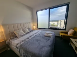 Luxurious stay at Doncaster East - Image 2