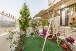 Tranquil Retreat: Garden, Swing & Bonfire Bliss - Image 4