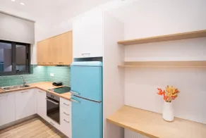 Modern Stay near SNFCC, REA & Acropolis - Image 4