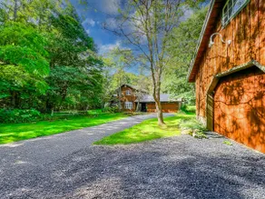 Private Rustic Farmhouse 25 Acres, Stream, Firepit - Image 5