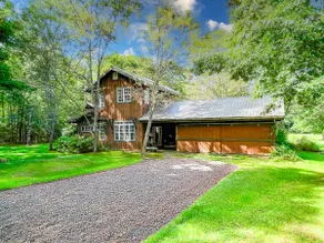 Private Rustic Farmhouse 25 Acres, Stream, Firepit - Image 4