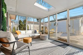 Cozy Home w/ King Bed Enclosed Patio Bonfire BBQ - Image 2