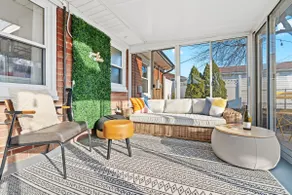 Cozy Home w/ King Bed Enclosed Patio Bonfire BBQ - Image 3