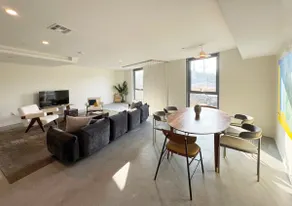 3 stories new home with 4 bd & 4.5 bath - Image 3