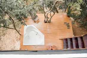 Vibe cabin with hydro, fireplace and private woods - Image 4