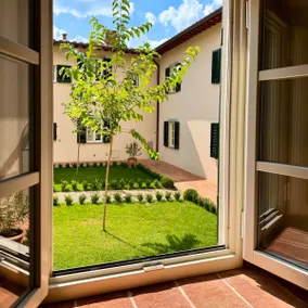 Luxury apartment with patio view, Borgo dei Rosai - Image 5