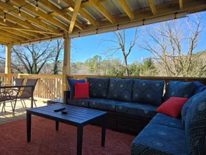Family+Pet Friendly - 5 mins from Downtown! - Image 3