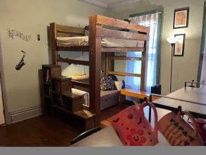 Cozy Studio in Historic Area - Image 4
