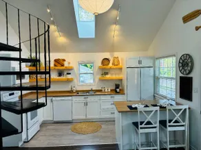 Little Blue - Full Home in Pointe du Chene - Image 4