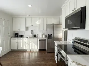New! Stylish home in heart of Silicon Valley w/BBQ - Image 5