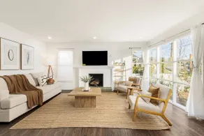 New! Stylish home in heart of Silicon Valley w/BBQ - Image 2