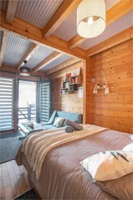 Wooden & Charming Atmosphere *Close to Lyon*Free Parking - Image 4