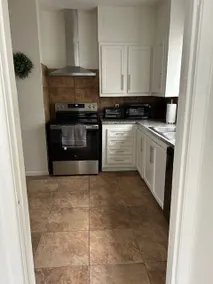 2BR 1B Upstairs Apartment. Great for long stays. - Image 4