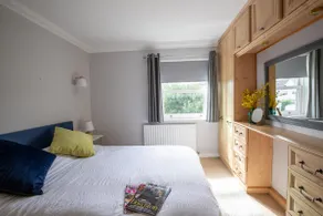 The Little House close to Gatwick Airport. - Image 3