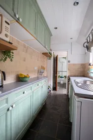 The Little House close to Gatwick Airport. - Image 5