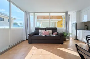 Superior apartment with terrace and renovated kitchen - Image 2