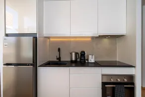 Superior apartment with terrace and renovated kitchen - Image 4
