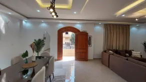 Ground floor apartment with 3 bedrooms and a living room - Image 3