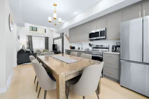 Scenic 3BR Townhouse with Mountain Views Near Banff - Image 2